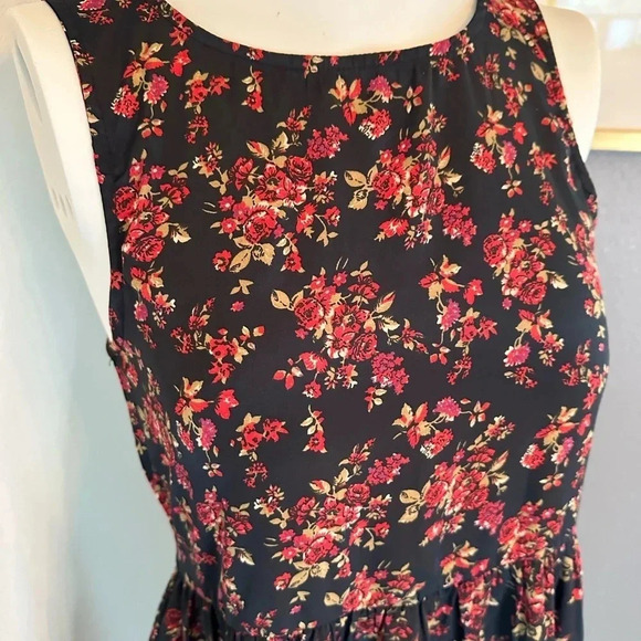 Band Of Gypsies Mini Dress Black Red Floral Tie Waist Open Back Size XS - Picture 4 of 11